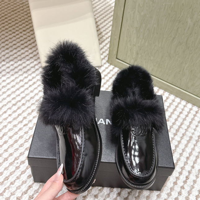 CHANEL 25S LOAFERS MOCCASIN IN BLACK GLOSSY CALFSKIN WITH MINK FUR LINING