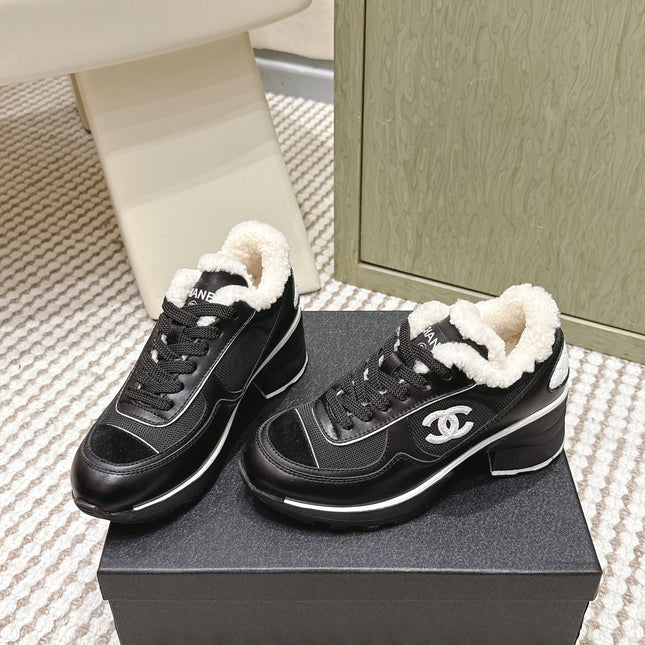 CHANEL 25S SNEAKERS IN BLACK SYNTHETIC FABRIC AND SUEDE CALFSKIN