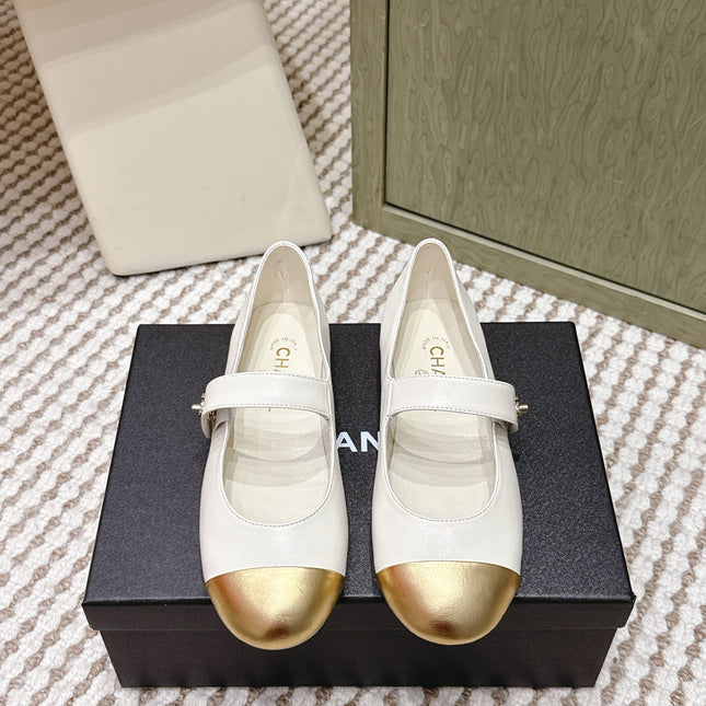 CHANEL 25S MARY JANE FLAT IN WHITE LAMBSKIN WITH YELLOW CAP TOE GOLD HARDWARE