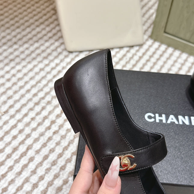 CHANEL 25S MARY JANE FLAT IN BLACK LAMBSKIN WITH YELLOW CAP TOE GOLD HARDWARE
