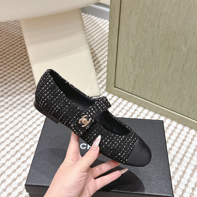 CHANEL 25S MARY JANE FLAT IN BLACK TWEED WITH CAP TOE GOLD HARDWARE