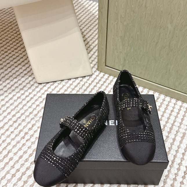 CHANEL 25S MARY JANE FLAT IN BLACK TWEED WITH CAP TOE GOLD HARDWARE