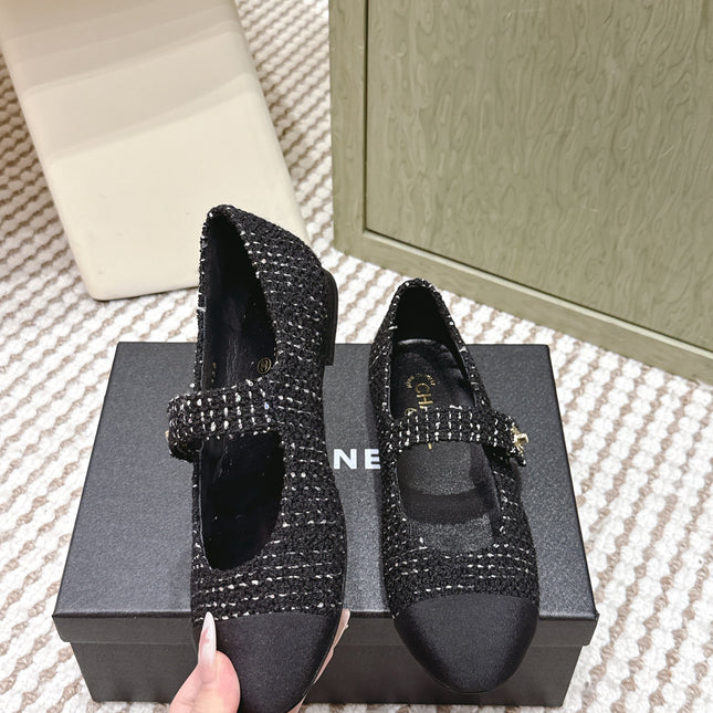 CHANEL 25S MARY JANE FLAT IN BLACK TWEED WITH CAP TOE GOLD HARDWARE