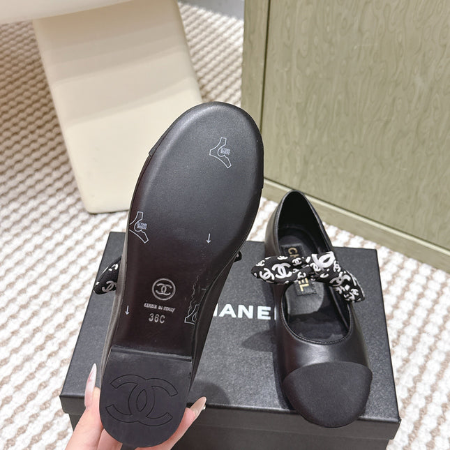 CHANEL 25S MARY JANES IN BLACK SHEARLING AND GROS GRAIN