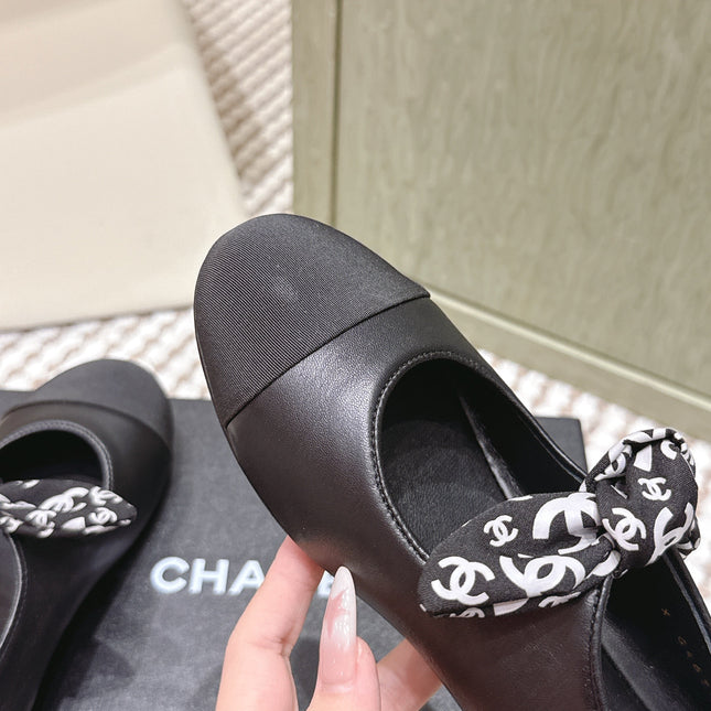 CHANEL 25S MARY JANES IN BLACK SHEARLING AND GROS GRAIN