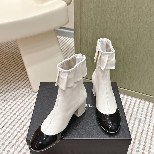 CHANEL 25S ANKLE BOOTS IN  WHITE CALFSKIN AND BLACK GLOSSY TOE RUCHED