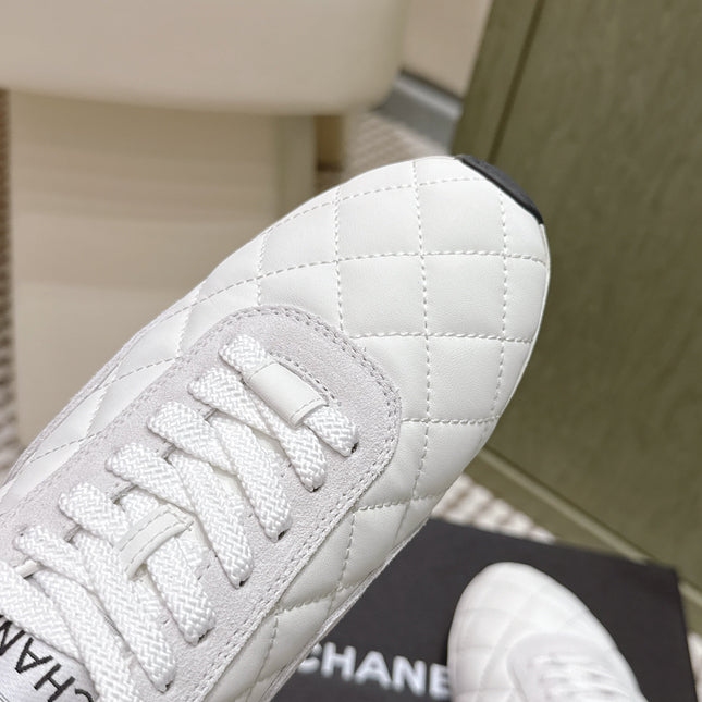CHANEL 25S SNEAKERS IN WHITE CALFSKIN AND SUEDE
