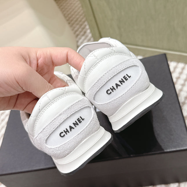 CHANEL 25S SNEAKERS IN WHITE CALFSKIN AND SUEDE