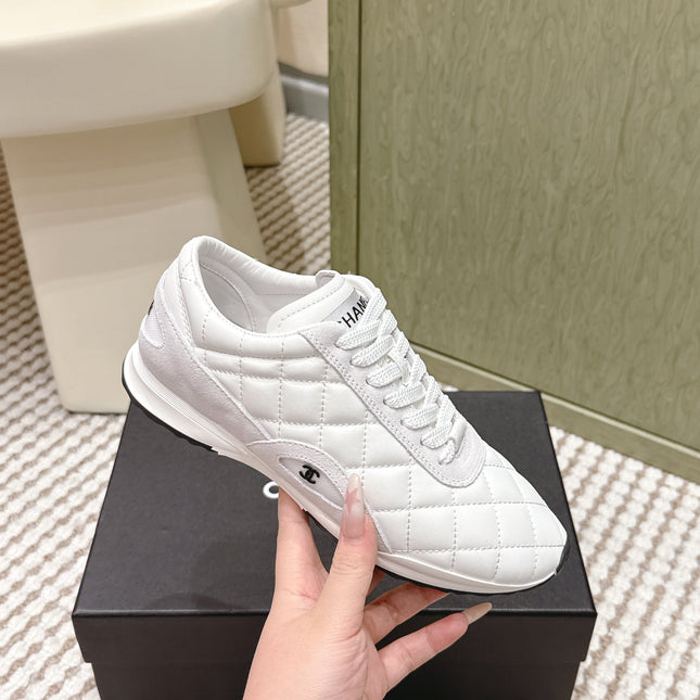 CHANEL 25S SNEAKERS IN WHITE CALFSKIN AND SUEDE