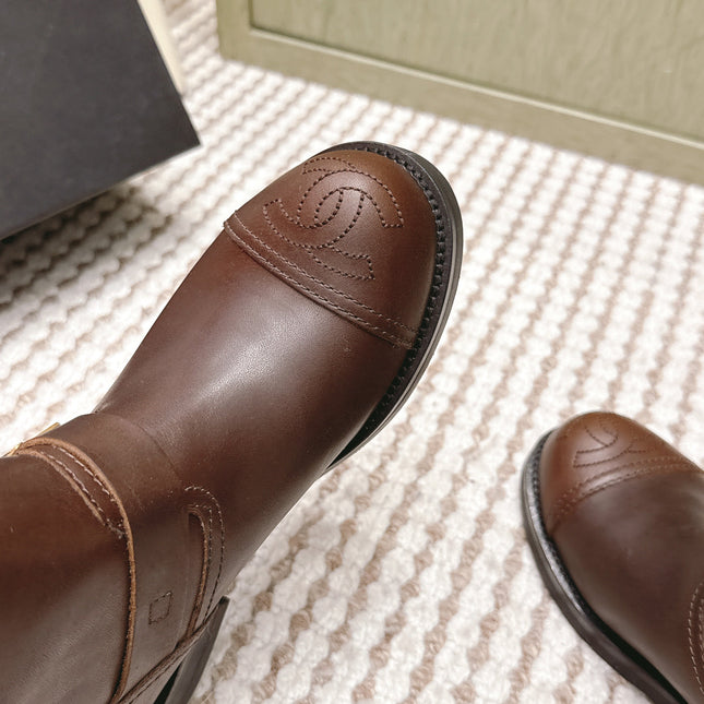 CHANEL 25S CALF-HIGH CHELSEA BOOTS IN BROWN CALFSKIN GOLD HARDWARE