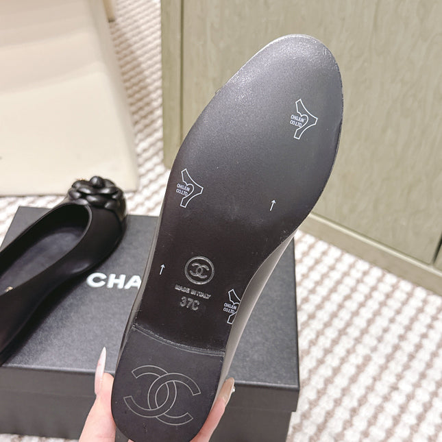 CHANEL 25S BALLET FLAT ROUND TOE IN BLACK SHEEPSKIN WITH CAMELLIA