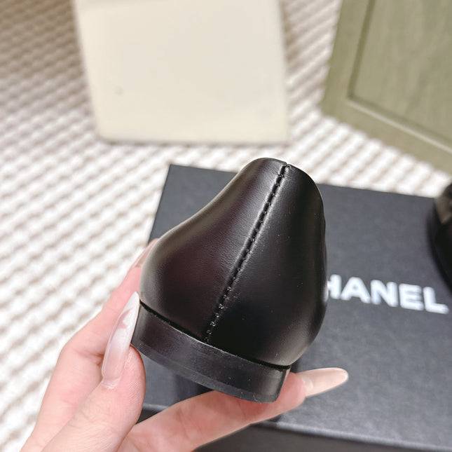 CHANEL 25S BALLET FLAT ROUND TOE IN BLACK SHEEPSKIN WITH CAMELLIA
