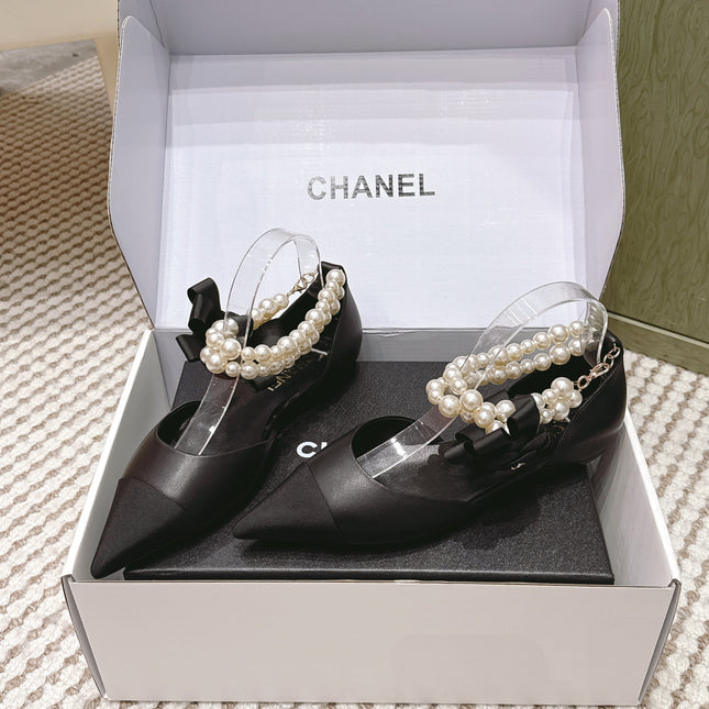 CHANEL 25S ESPADRILLE FLATS IN BLACK CALFSKIN WITH PEARL STRAP