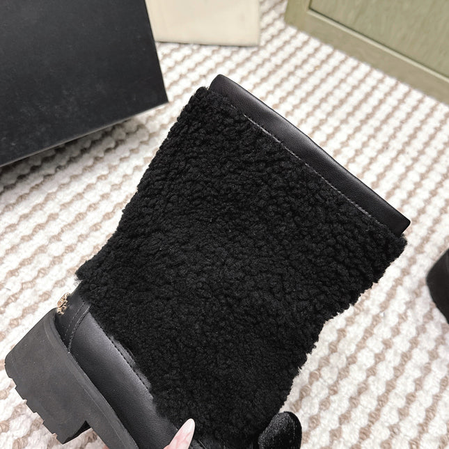 CHANEL 25S ANKLE BOOTS IN BLACK SHEARLING LAMBSKIN AND PATENT CALFSKIN