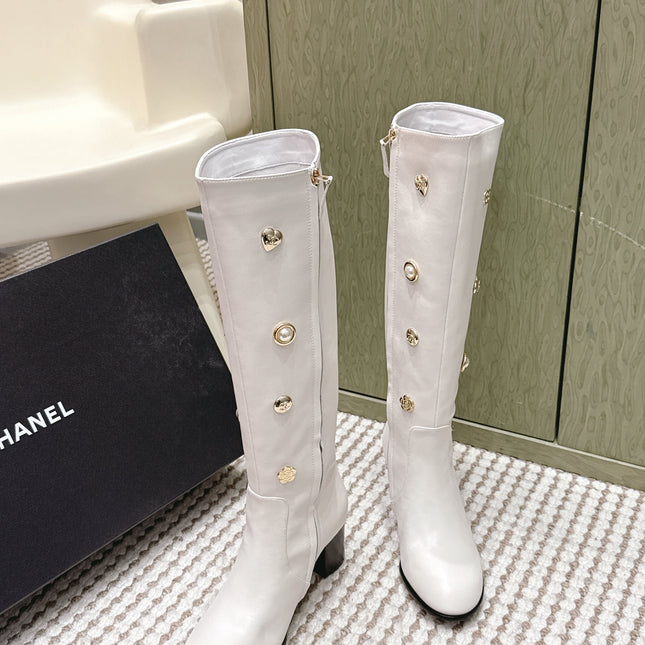 CHANEL 25S KNEE-HIGH BOOTS IN WHITE CALFSKIN WITH RHINESTONES