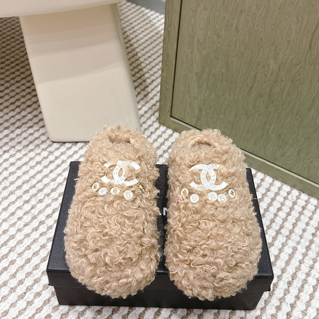 CHANEL 25S CLASSIC FURRY SLIDES IN LIGHT BROWN WITH DOUBLE C LOGO