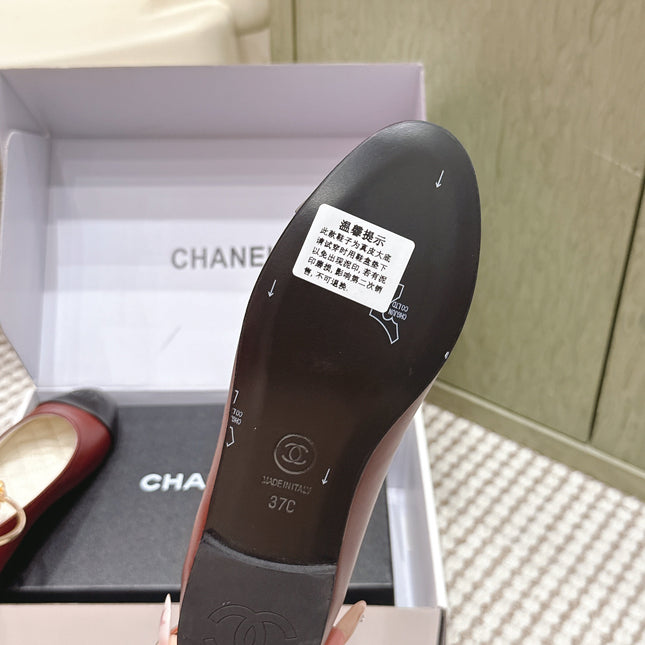 CHANEL 25S BALLERINA SHOES IN MAROON RED AND BLACK CALFSKIN GOLD HARDWARE