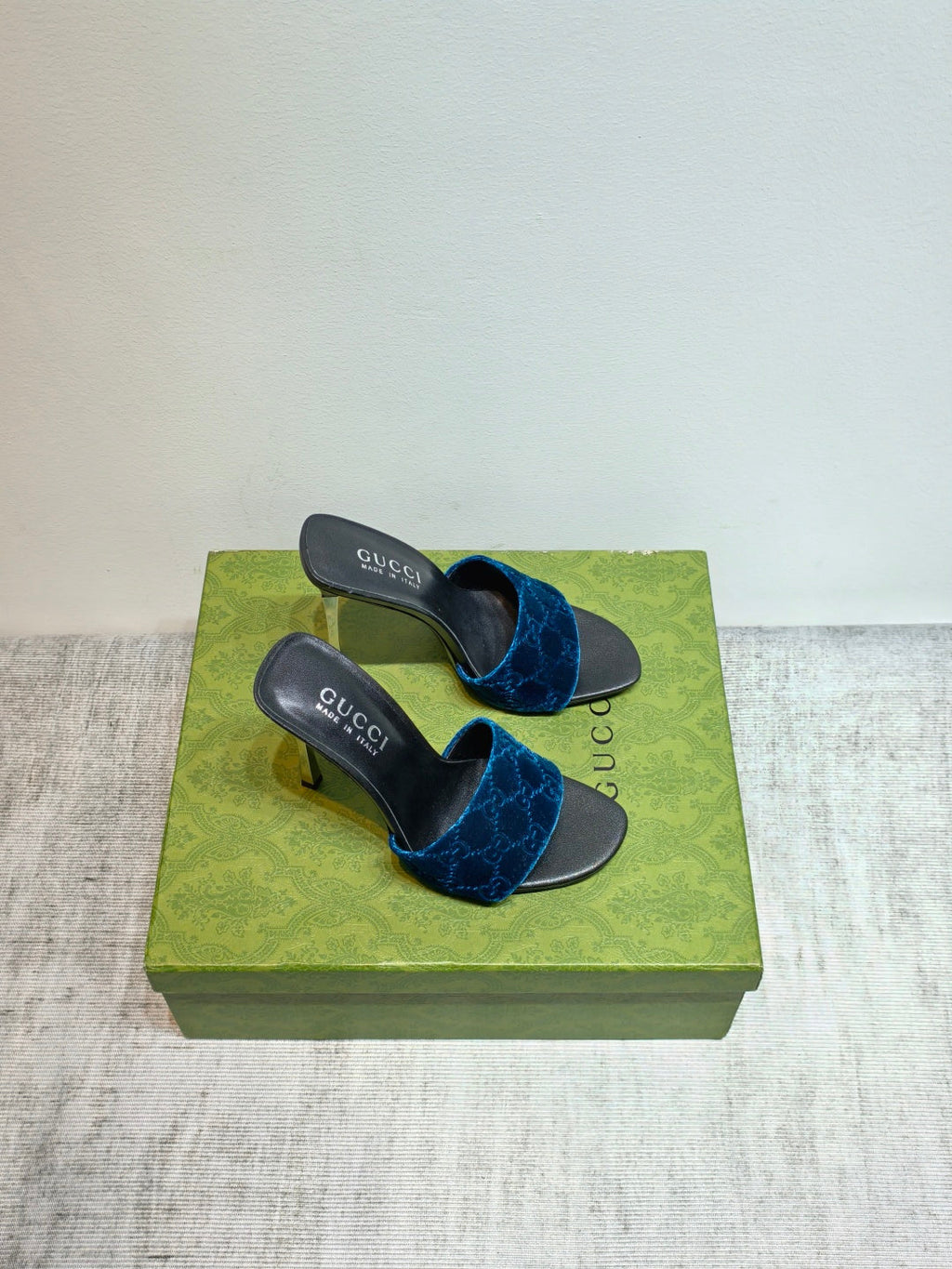 GUCCI 26S MULE SANDALS 110MM IN ROYAL BLUE VELVET GG EMBOSSED