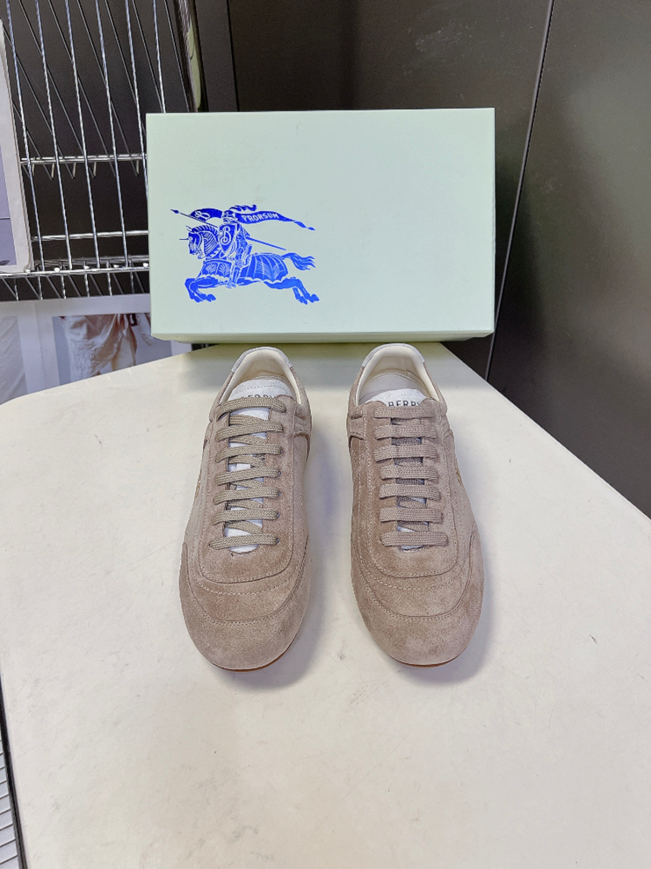BURBERRY 26S LOW TOP SNEAKERS IN TAUPE BEIGE SUEDE