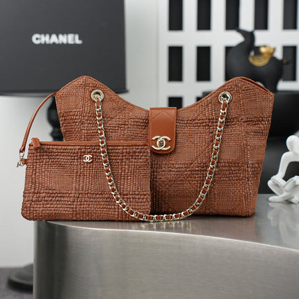 CHANEL 25S SHOULDER BAG 32 IN CARAMEL BROWN RAFFIA AND CALFSKIN GOLD HARDWARE