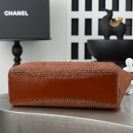CHANEL 25S SHOULDER BAG 32 IN CARAMEL BROWN RAFFIA AND CALFSKIN GOLD HARDWARE