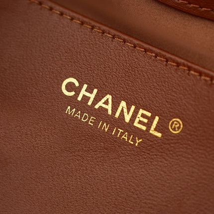 CHANEL 25S SHOULDER BAG 32 IN CARAMEL BROWN RAFFIA AND CALFSKIN GOLD HARDWARE
