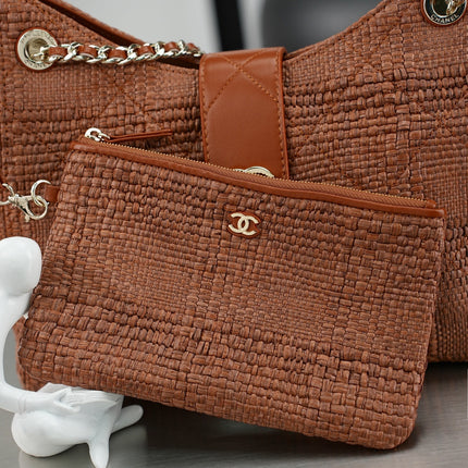 CHANEL 25S SHOULDER BAG 32 IN CARAMEL BROWN RAFFIA AND CALFSKIN GOLD HARDWARE