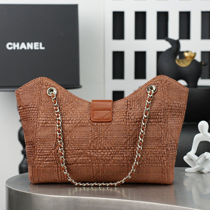 CHANEL 25S SHOULDER BAG 32 IN CARAMEL BROWN RAFFIA AND CALFSKIN GOLD HARDWARE