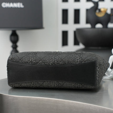 CHANEL 25S SHOULDER BAG 32 IN BLACK RAFFIA AND CALFSKIN GOLD HARDWARE