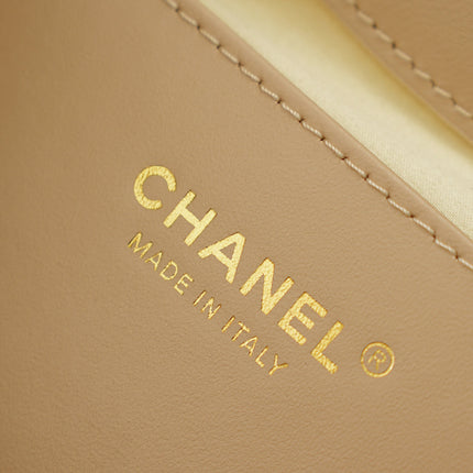 CHANEL 25S SHOULDER BAG 32 IN NATURAL RAFFIA AND CALFSKIN GOLD HARDWARE