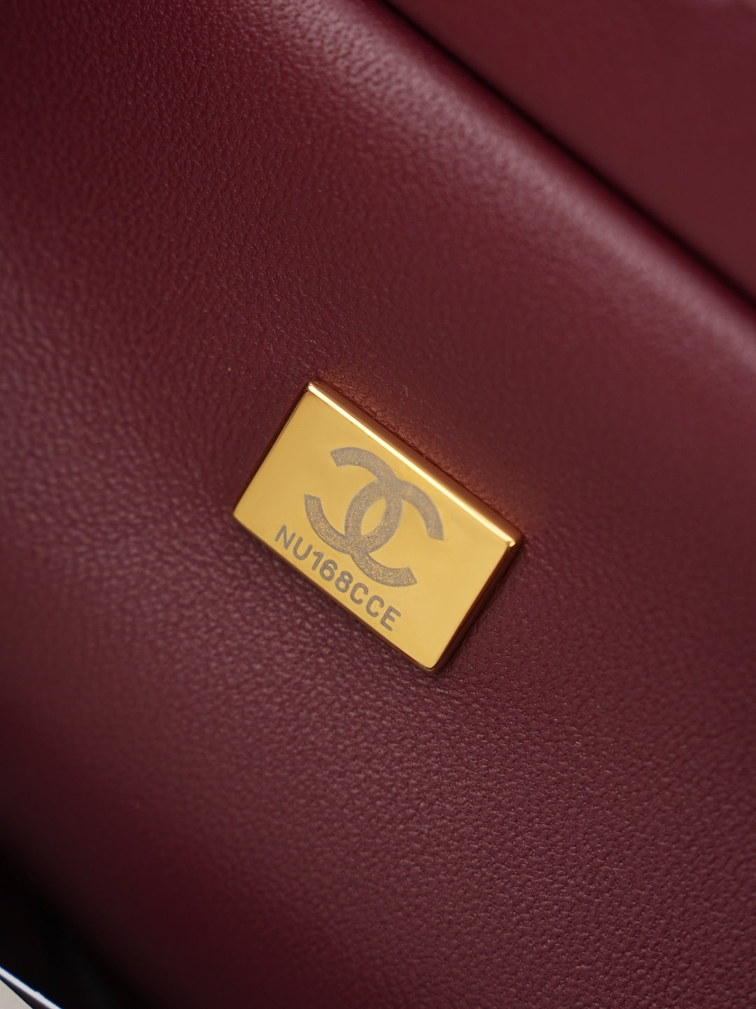 CHANEL 26S SHOPPING BAG MEDIUM 23 IN BURGUNDY RED LAMBSKIN GOLD HARDWARE