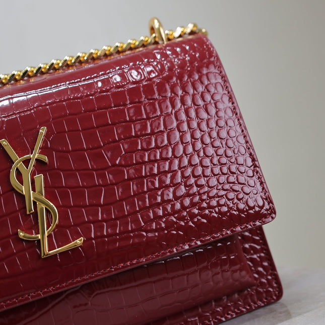 YSL 25S SUNSET MEDIUM 22 IN CRIMSON RED CROCODILE-EMBOSSED CALFSKIN GOLD HARDWARE