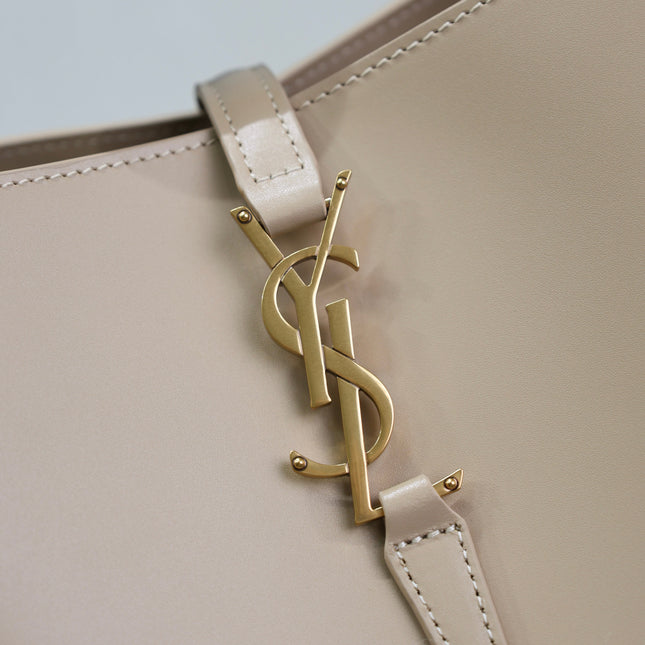 YSL 25S LE 5 À 7 BUCKET 26 IN NUDE CALFSKIN GOLD HARDWARE