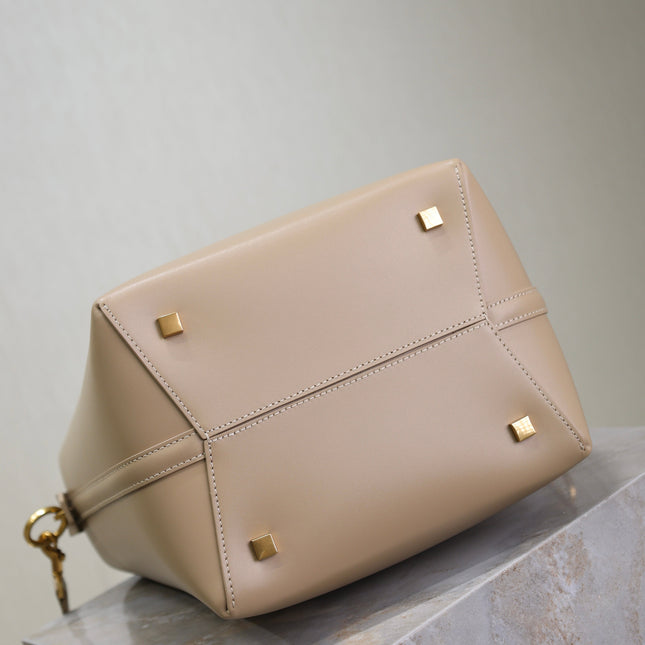 YSL 25S LE 5 À 7 BUCKET 26 IN NUDE CALFSKIN GOLD HARDWARE