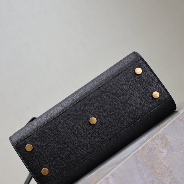 YSL 25S SAC DE JOUR MM 26 IN BLACK SUPPLE GRAINED CALFSKIN GOLD HARDWARE