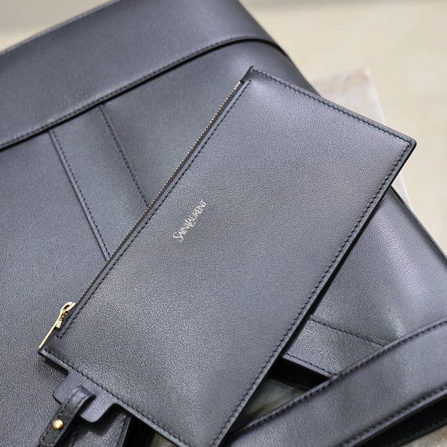 YSL 25S Y SMALL BUCKET 29 IN BLACK CALFSKIN GOLD HARDWARE