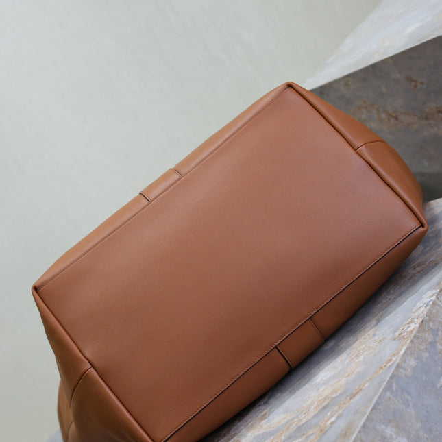 YSL 25S Y TOTE 50 IN CARAMEL CALFSKIN GOLD HARDWARE