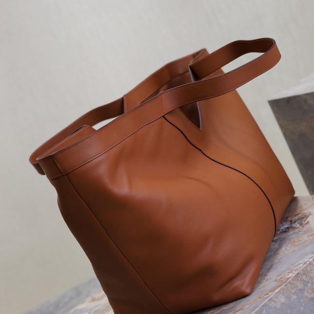 YSL 25S Y TOTE 50 IN CARAMEL CALFSKIN GOLD HARDWARE