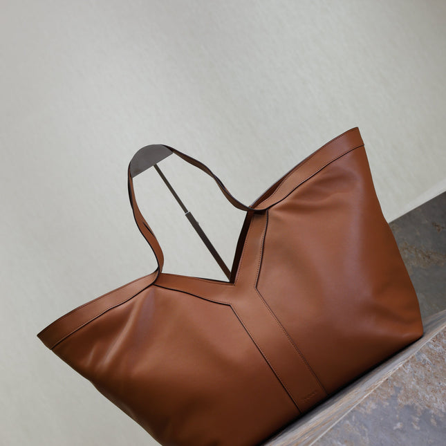 YSL 25S Y TOTE 50 IN CARAMEL CALFSKIN GOLD HARDWARE