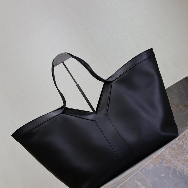 YSL 25S Y TOTE 50 IN BLACK CALFSKIN GOLD HARDWARE