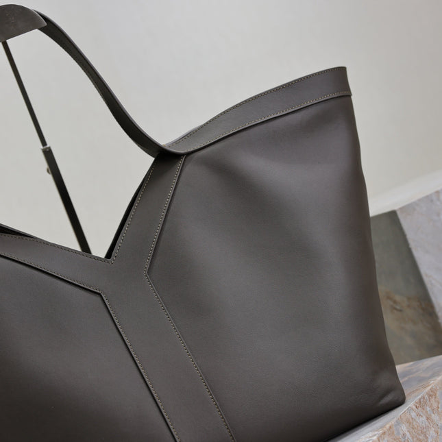 YSL 25S Y MAXI TOTE 50 IN MUTED CHARCOAL CALFSKIN GOLD HARDWARE