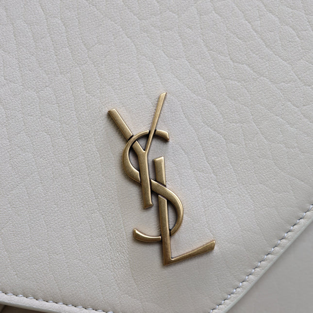 YSL 25S CASSANDRE ENVELOPE MESSENGER 35 IN BLANC VINTAGE LAMBSKIN GOLD HARDWARE
