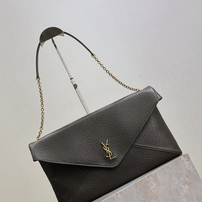 YSL 25S CASSANDRE ENVELOPE MESSENGER 35 IN LIGHT MUSK LAMBSKIN GOLD HARDWARE