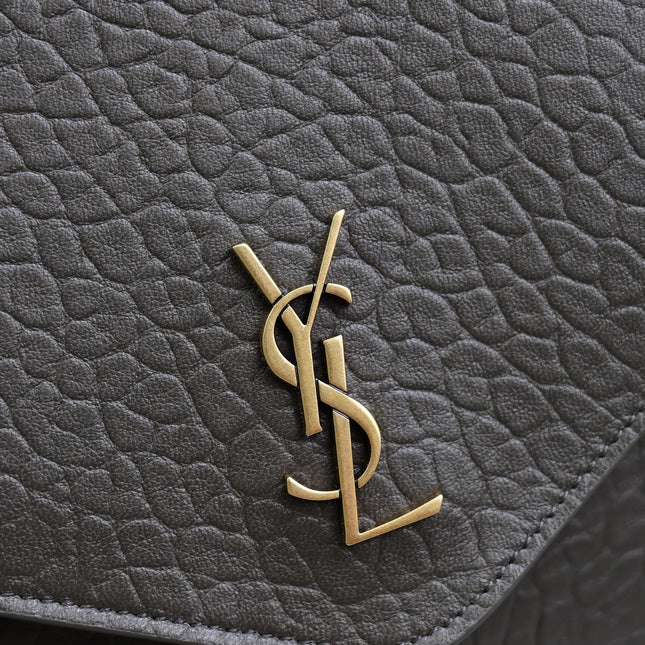 YSL 25S CASSANDRE ENVELOPE MESSENGER 35 IN LIGHT MUSK LAMBSKIN GOLD HARDWARE