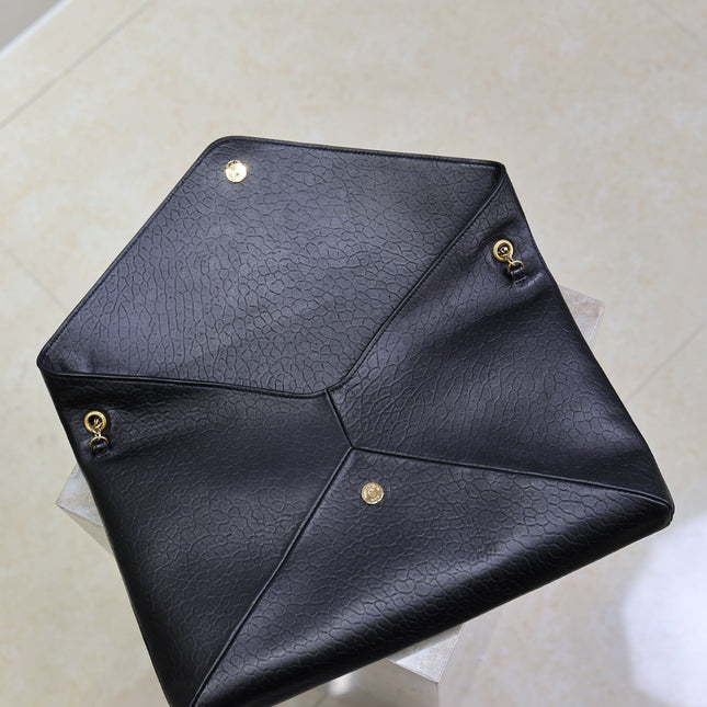 YSL 25S CASSANDRE ENVELOPE MESSENGER 35 IN BLACK LAMBSKIN GOLD HARDWARE