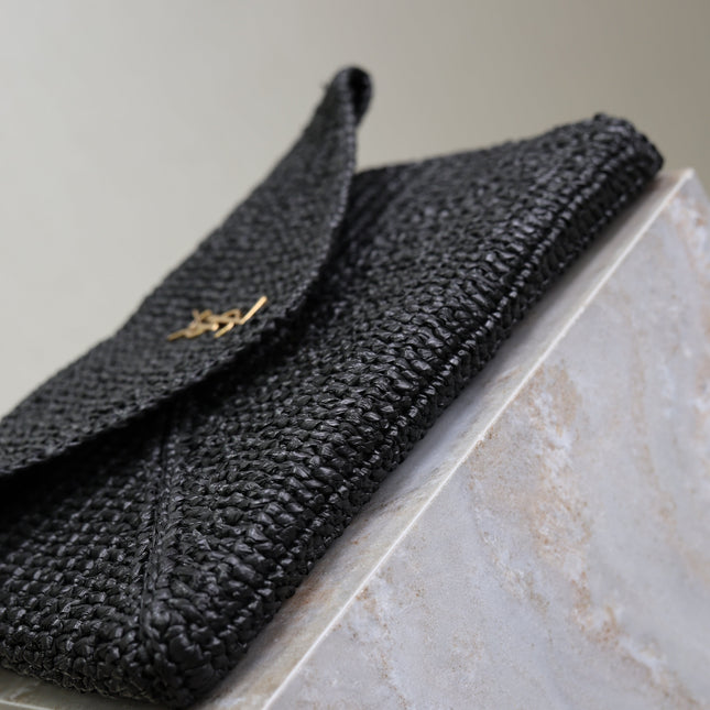 YSL 25S CASSANDRE LARGE ENVELOPE POUCH 29 IN BLACK RAFFIA GOLD HARDWARE