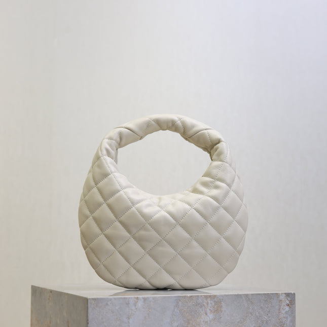 YSL 25S ICARINO 17 IN WHITE QUILTED CALFSKIN GOLD HARDWARE