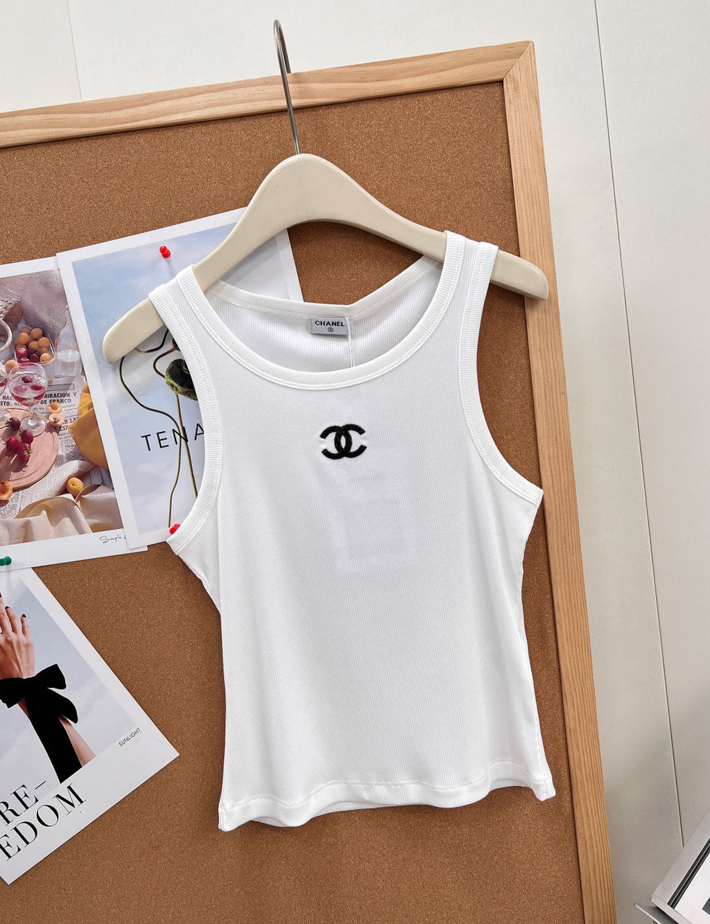 CHANEL 26S SLEEVELESS T-SHIRT 1408