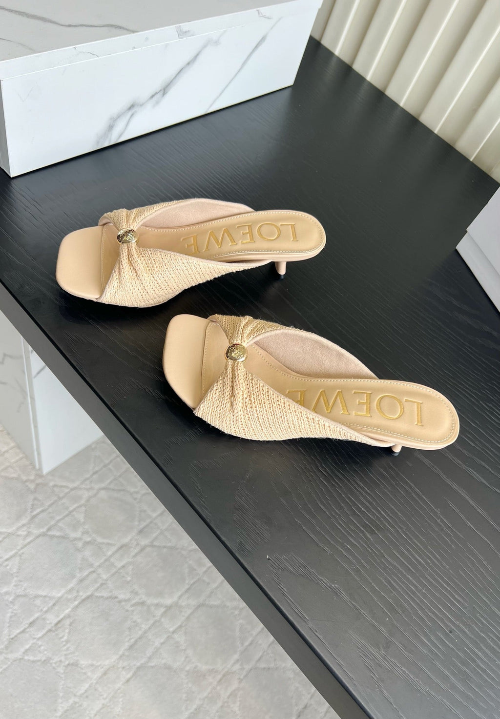 LOEWE 26S HIGH-HEEL SANDALS 45 MM IN BEIGE RAFFIA AND LAMBSKIN