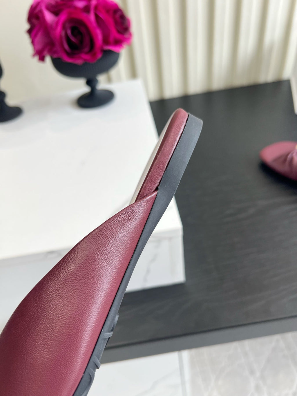 LOEWE 26S SANDALS IN DARK RED LAMBSKIN